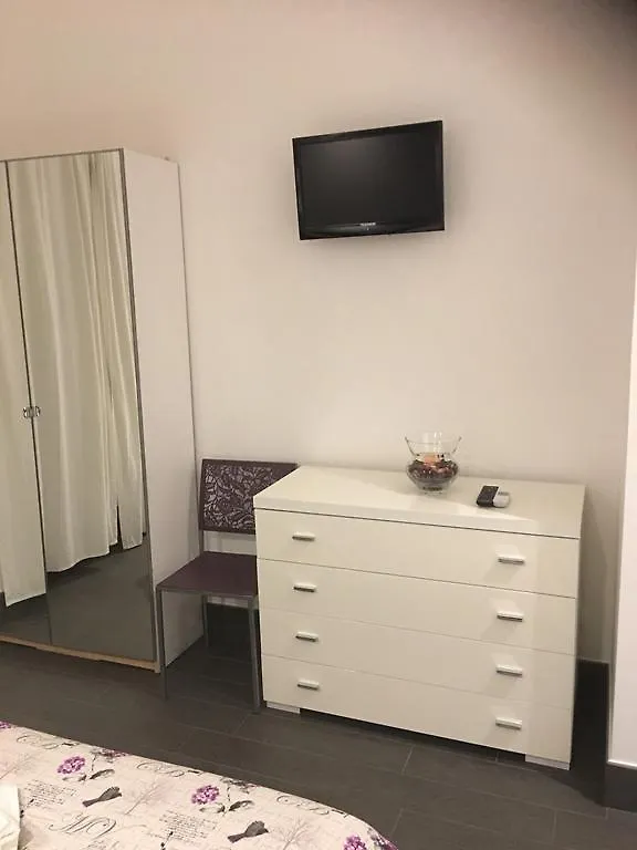 My Purple Apartment In The Center Of Rome