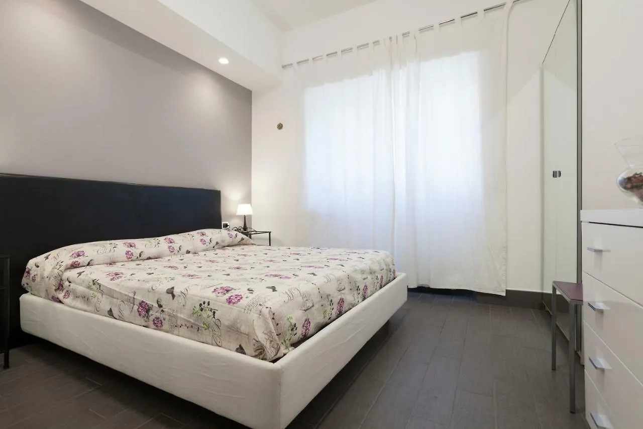 My Purple Apartment In The Center Of Rome